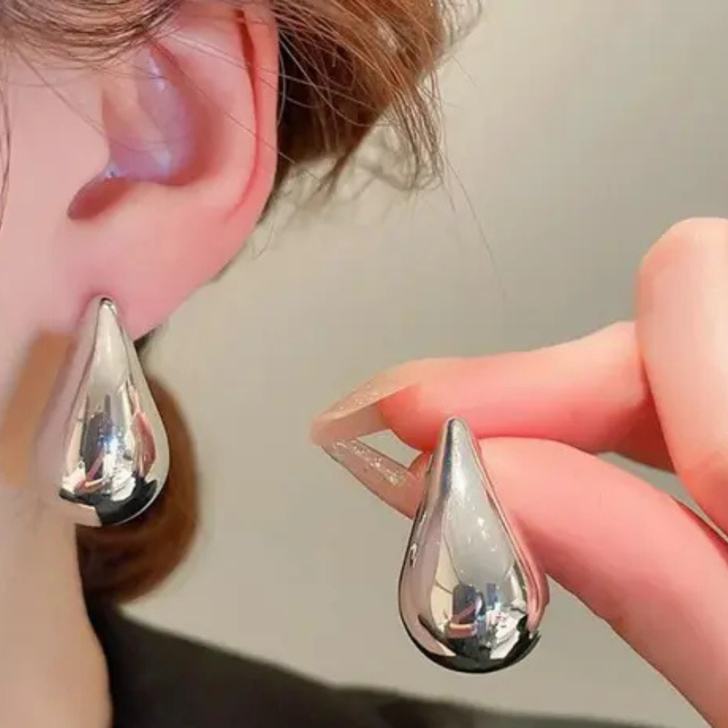 Dun’s Treasure Silver Liquid Drop Earrings