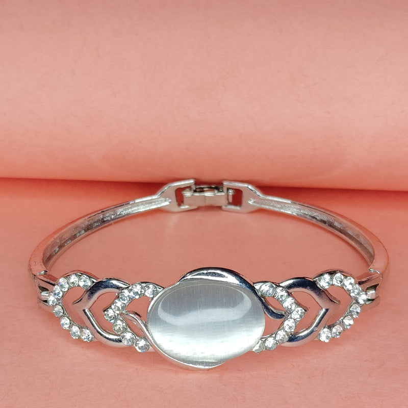 Dun’s Treasure Elegant Pearl Silver Bracelet