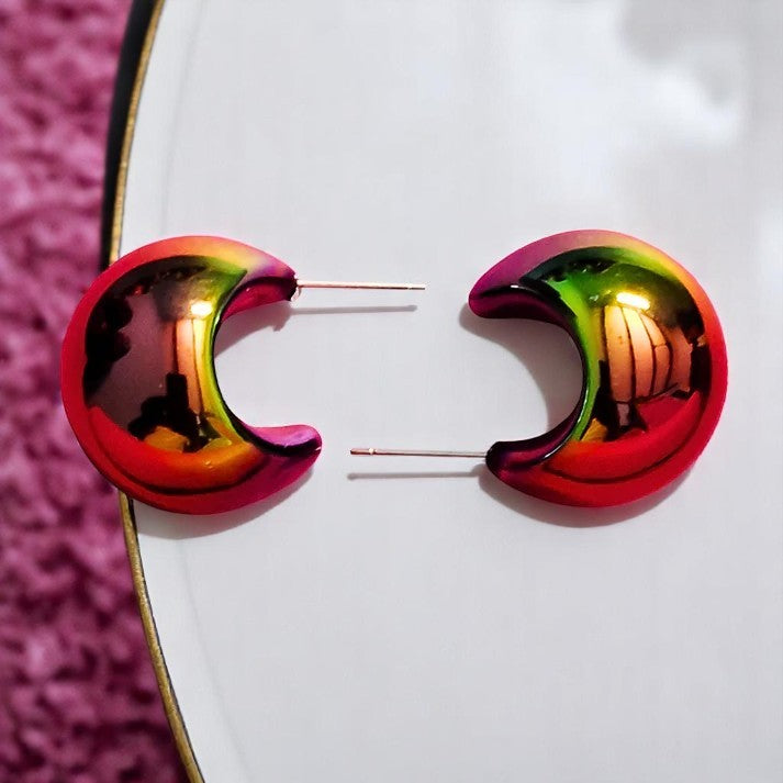 Dun’s Treasure Black & Gold Ombre Crescent Earrings