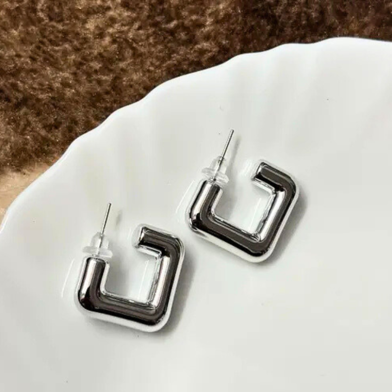 Dun’s Treasure Square Silver Hoop Earrings