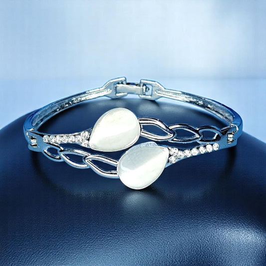 Dun’s Treasure Pearl and Charm Silver Bracelet