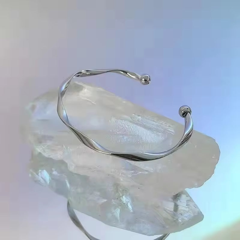Mobius Twist Bangle Bracelet (Silver) – Sleek Minimalist Jewelry for Men & Women