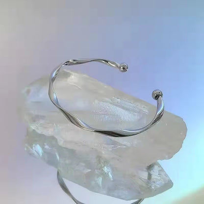 Mobius Twist Bangle Bracelet (Silver) – Sleek Minimalist Jewelry for Men & Women