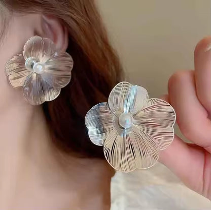 Metal Simple Four Petal Flower Premium Earrings (White) – Elegant Floral Studs for a Classic Look