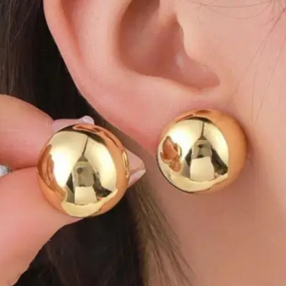 Dun’s Treasure Gold Pearl Stud Earrings