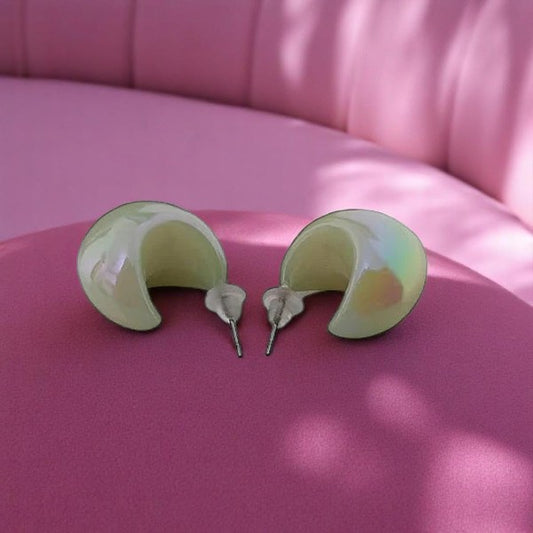 Dun’s Treasure Green Glow Crescent Earrings